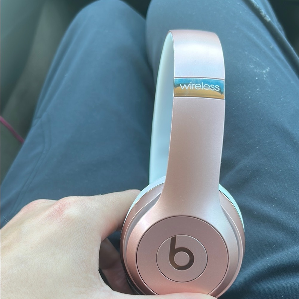 Rose Gold Wireless Headphones Beats by Dre solo 3